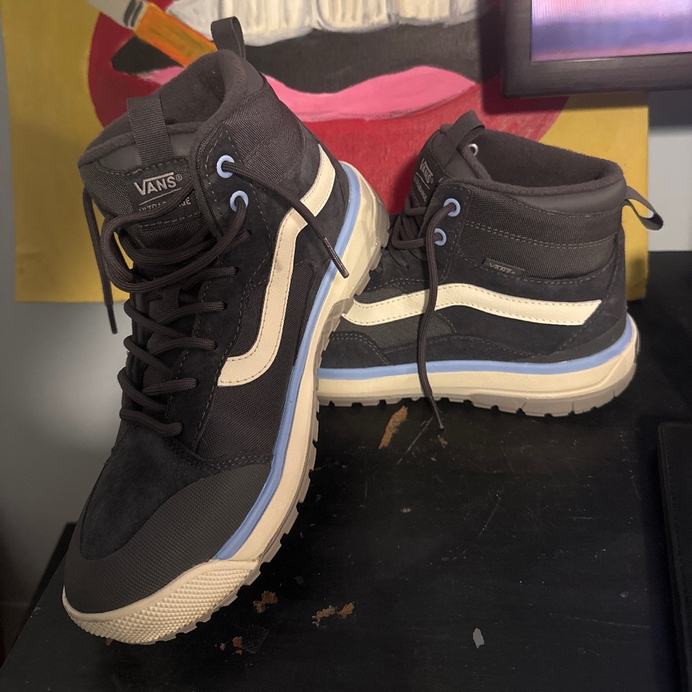 Vans ultra range insulated cold weather boots